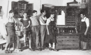 Tischlerei Gombocz aus Hall in Tirol um 1950